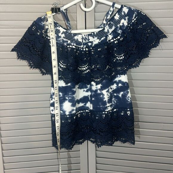 No Boundaries Top Women med. Blue Off the Shoulder Ruffle Lace Adjustable Strap - Picture 3 of 10